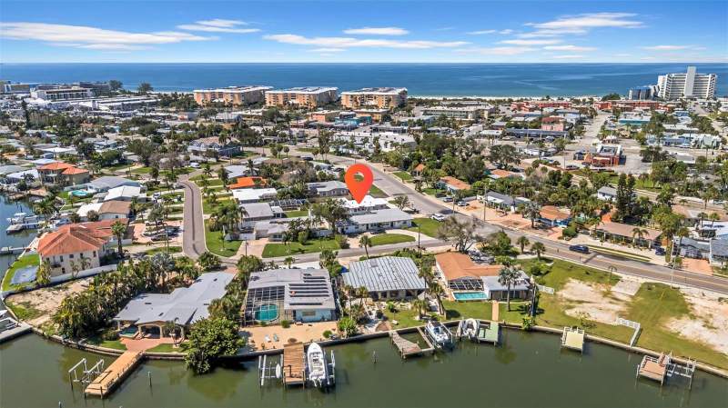 5 bedroom Half Duplex at 6855 Gulf Winds Drive, Three Palms Point, St Pete Beach — photo 2