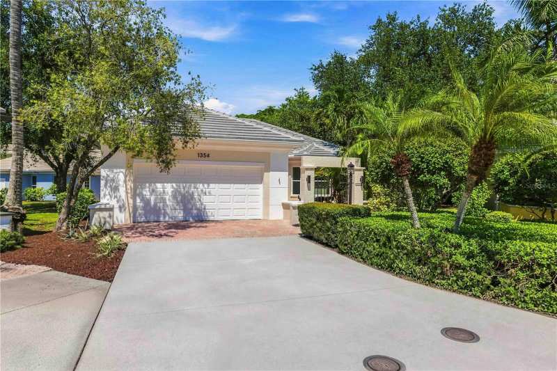 3 bedroom Single Family Residence at 1354 Tearose Place, Mandarin Park, Sarasota — photo 1