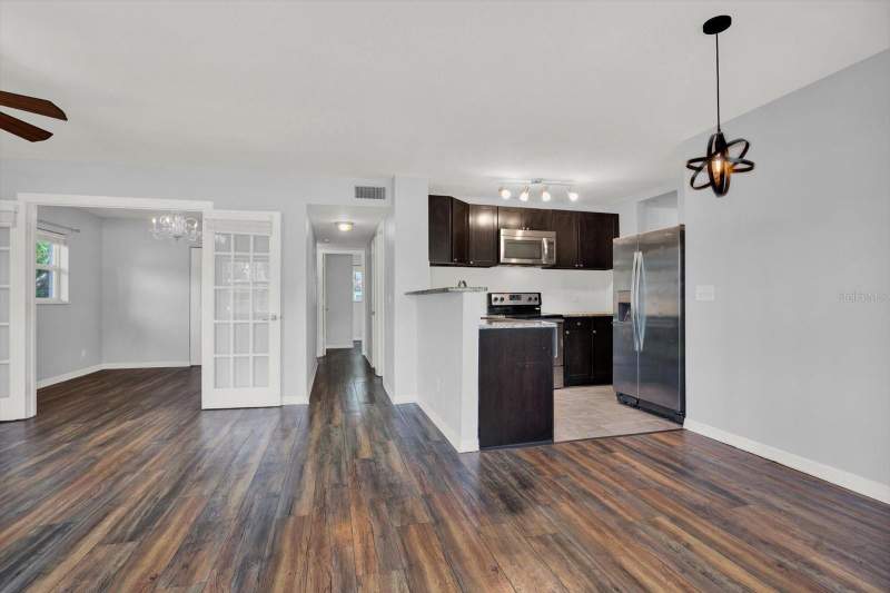 3 bedroom Single Family Residence at 3813 W Wisconsin Avenue, Interbay, Tampa — photo 5