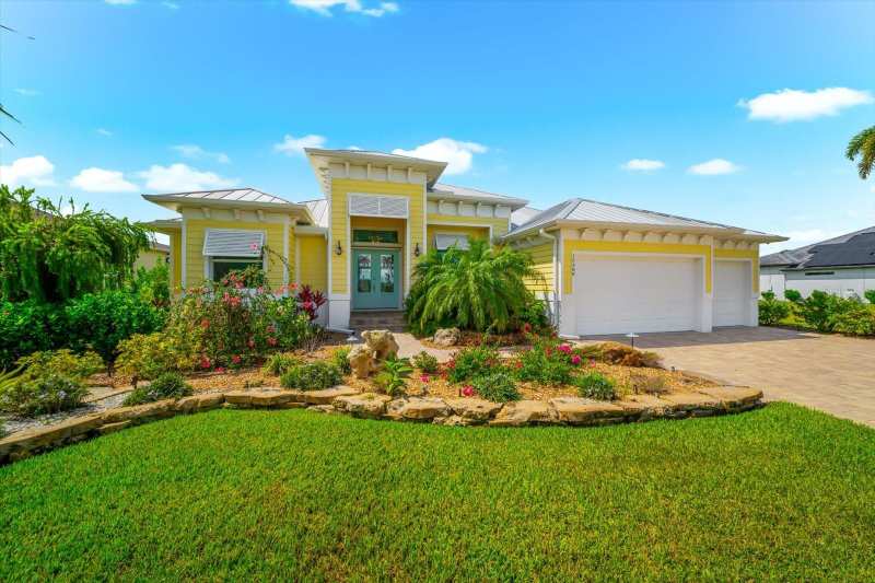 4 bedroom Single Family Residence at 15388 Alsask Circle, Port Charlotte Sec 093, Port Charlotte — photo 1