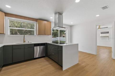 2102 W Ferris Avenue, Tampa FL - photo 16 of 94