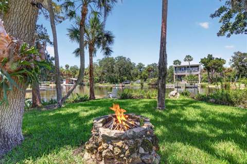 6086 Island Drive, Weeki Wachee FL - photo 7 of 68