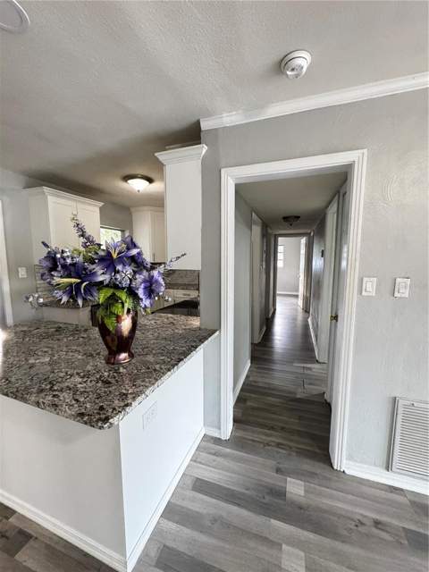 309 Belle Claire Place, Temple Terrace FL - photo 10 of 40