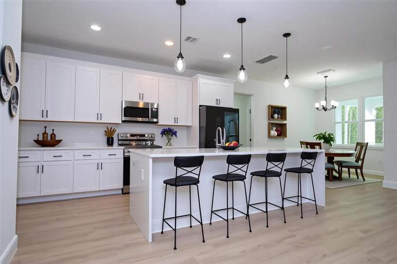 4 bedroom Single Family Residence at 19659 Meredith Parkway, Cape Orlando Estates, Orlando — photo 3