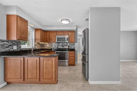487 Lake Hill Lane, Largo FL - photo 13 of 32