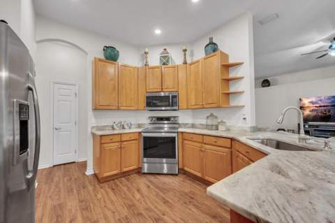 16135 Bridgedale Drive, Lithia FL - photo 9 of 40