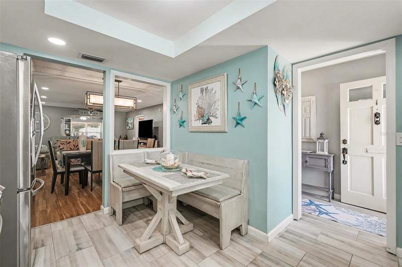 2 bedroom Villa at 1659 S Lake Avenue #1, Normandy Park South, Clearwater — photo 2