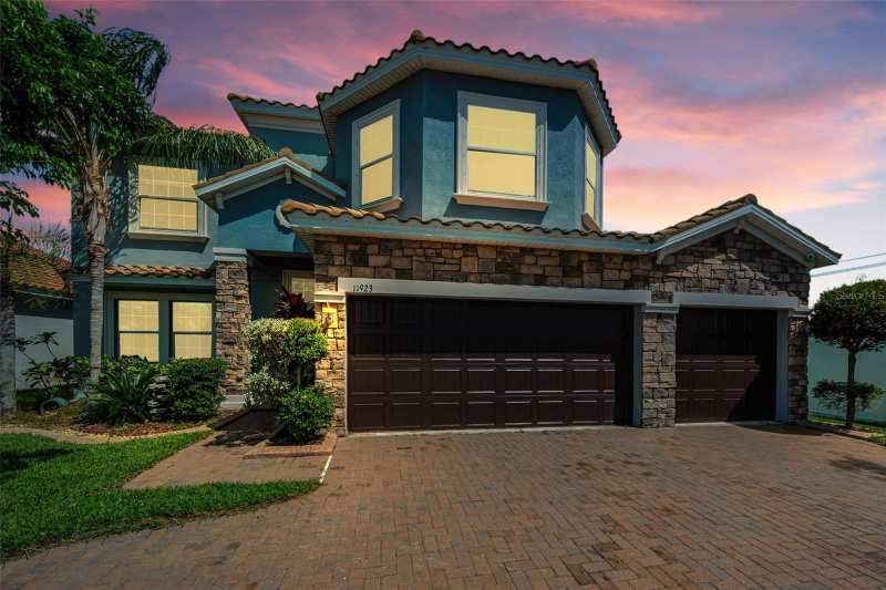 5 bedroom Single Family Residence at 11923 Cinnamon Fern Drive, Waterleaf, Riverview — photo 1