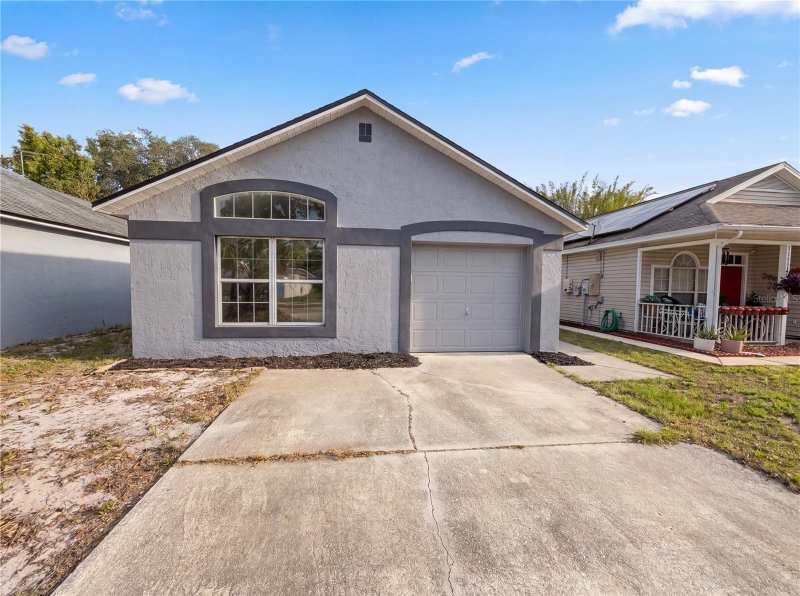 3 bedroom Single Family Residence at 114 Pamala Court, Pamala Oaks, Sanford — photo 1