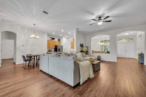 16135 Bridgedale Drive, Lithia FL - photo 12 of 40