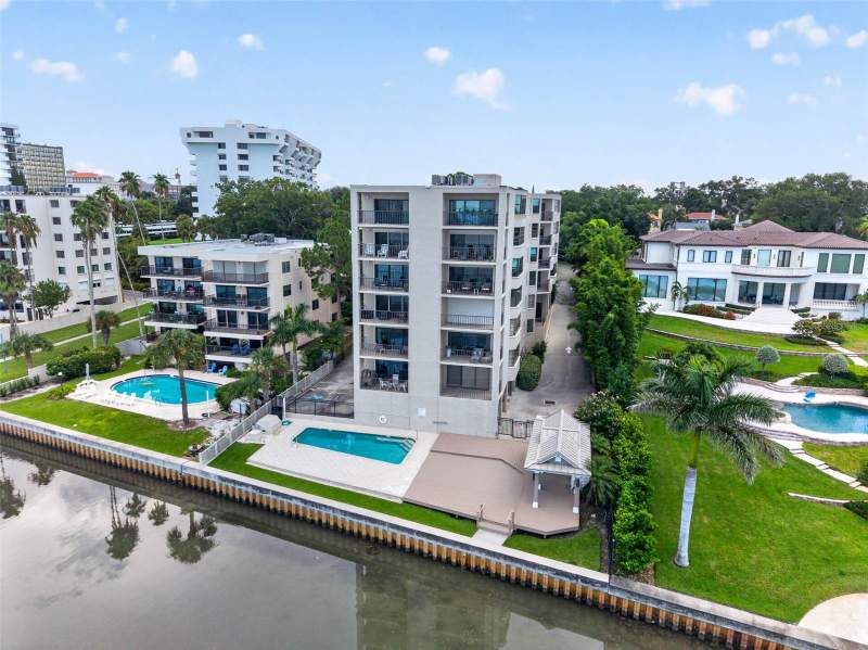 602 LIME AVENUE #101 home for sale in Camelot Oaks Condos for Sale: 2 Listings