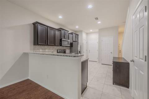 4734 White Sanderling Ct Court, Tampa FL - photo 8 of 41