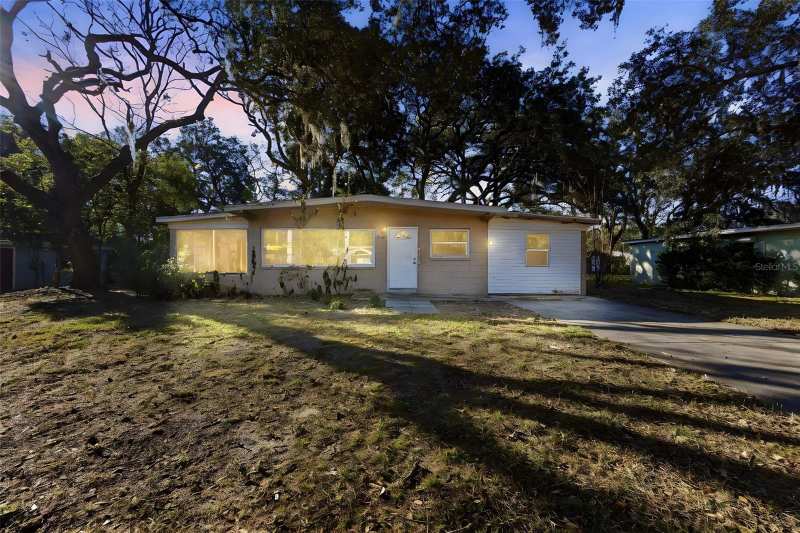 3 bedroom Single Family Residence at 762 Valencia Avenue, Camellia Park, Orange City — photo 1