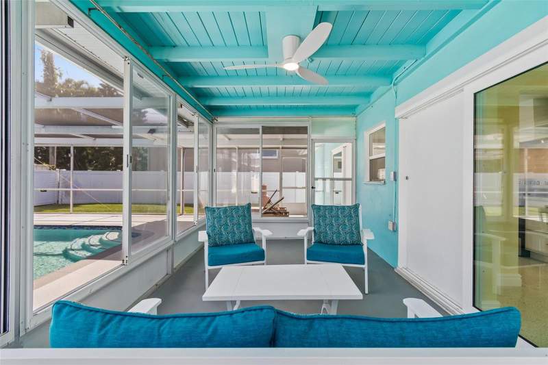 2 bedroom Single Family Residence at 4388 50th Place, Maximo Moorings, St Petersburg — photo 5