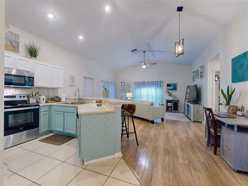 2 bedroom Condominium at 242 Pine Bluff Avenue #242, Beresford Manor Homes Units 01 & 02, Deland — photo 4