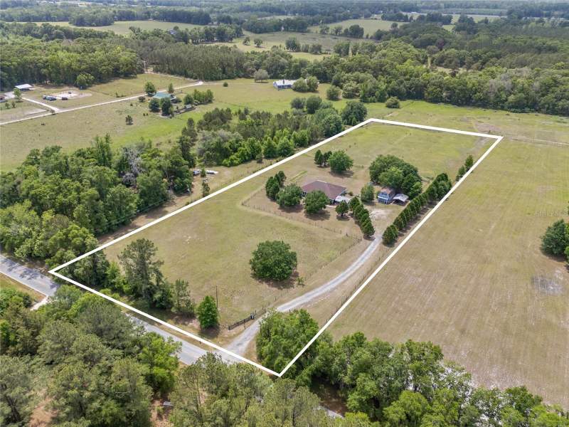 3 bedroom Single Family Residence at 29104 N County Road 1491, Alachua, Alachua — photo 2