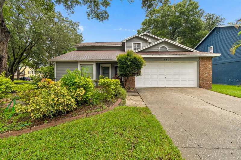 4 bedroom Single Family Residence at 16507 Cranwood Place, North Lakes Sec F Unit 2, Tampa — photo 1