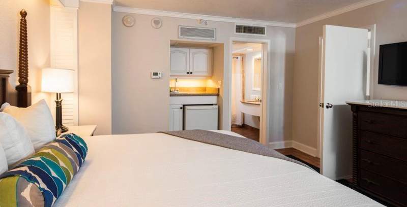 2 bedroom Condo - Hotel at 5500 Gulf Boulevard #2249, Jacaranda Beach Villas Condo, St Pete Beach — photo 5