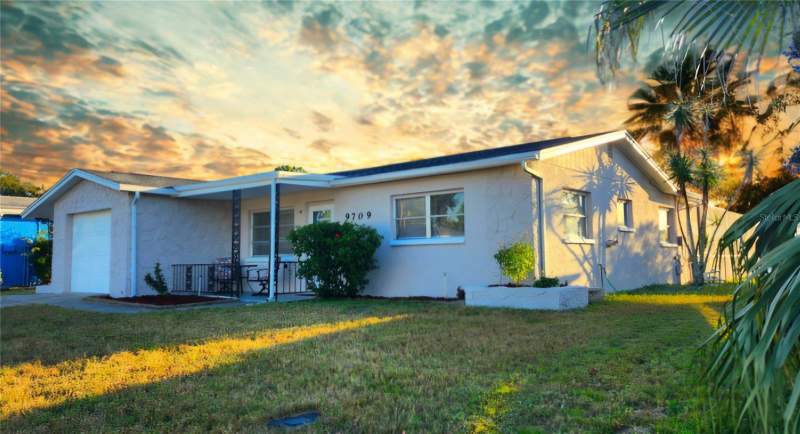 2 bedroom Single Family Residence at 9709 Lakeside Lane, Regency Park, Port Richey — photo 2