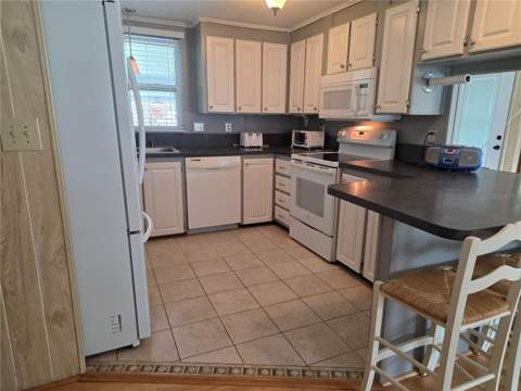 37747 Silver Pines Avenue, Zephyrhills FL - photo 8 of 62