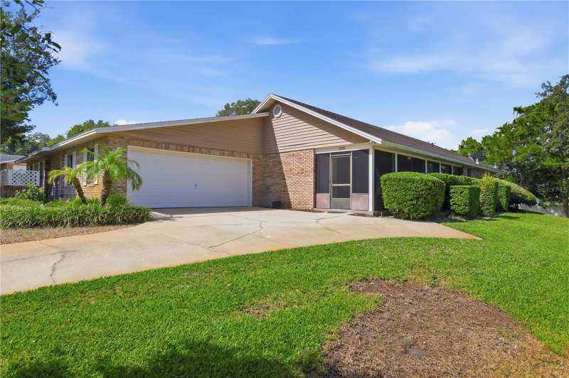 3 bedroom Half Duplex at 2500 S Glen Eagles Drive, Glen Eagles Golf Villa, Deland — photo 1