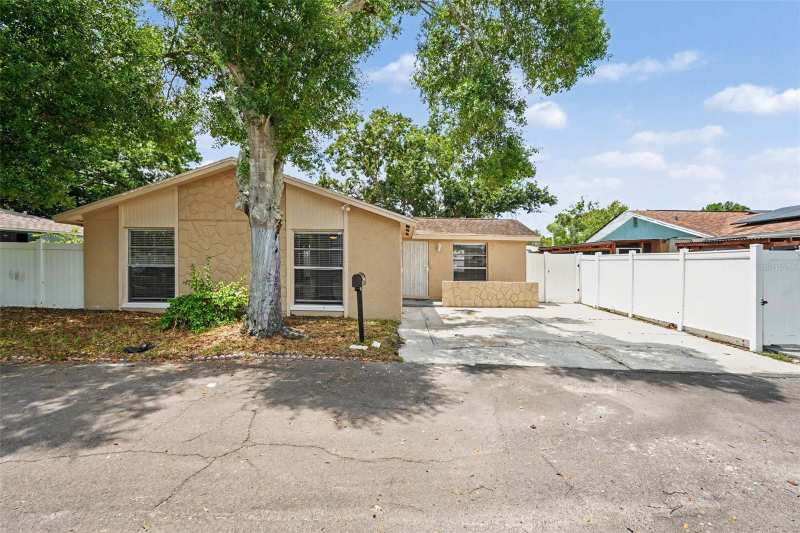 3 bedroom Single Family Residence at 6404 Freedom Court, Cameo Villas Unit 1, Tampa — photo 1