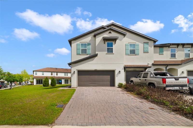 4 bedroom Townhouse at 4371 Creek Cove Lane, The Towns At Creekside, Kissimmee — photo 2