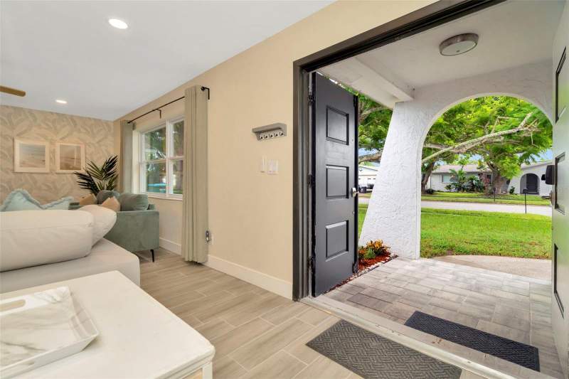 4 bedroom Single Family Residence at 11008 111th Way, Town & Country Estates, Seminole — photo 4