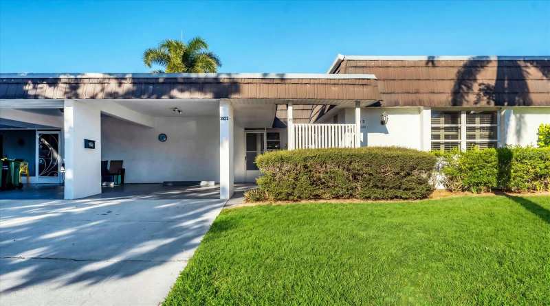 2 bedroom Condominium at 3823 Glen Oaks Drive #83, Glen Oaks Ridge Villas 1, Sarasota — photo 1