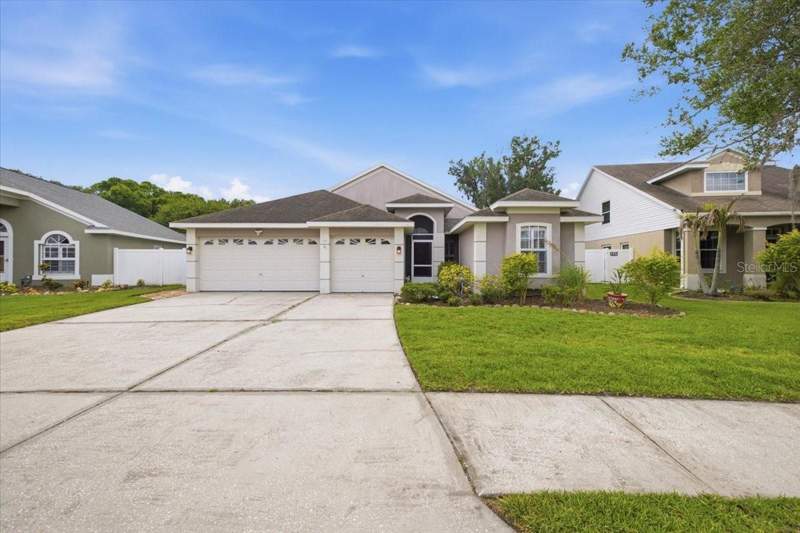 3 bedroom Single Family Residence at 392 Tavernier Circle, Fountains At Cypress Lakes Ii-B, Oldsmar — photo 4