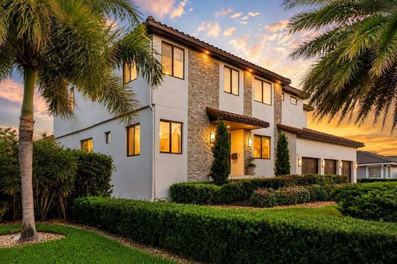 5 bedroom Single Family Residence at 2060 Illinois Avenue, Venetian Isles, St Petersburg — photo 1