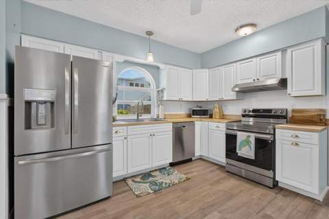 6086 Island Drive, Weeki Wachee FL - photo 19 of 68