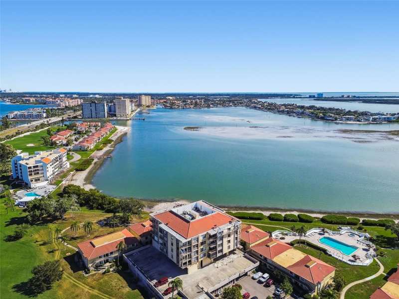 2 bedroom Condominium at 6104 Palma Del Mar Boulevard #402, Palma Del Mar I, St Petersburg — photo 1
