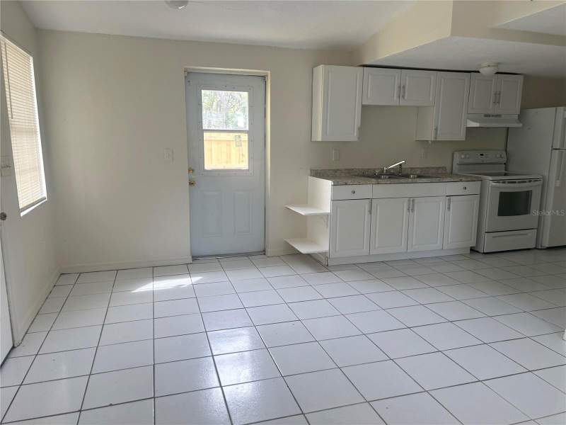 4 bedroom Single Family Residence at 4402 N 72nd Street, Pardeau Shores, Tampa — photo 2
