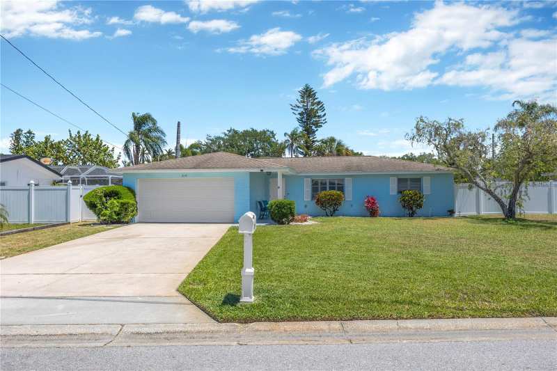 3 bedroom Single Family Residence at 2155 Edythe Dr, Harbor View Villas 1st Add, Dunedin — photo 1