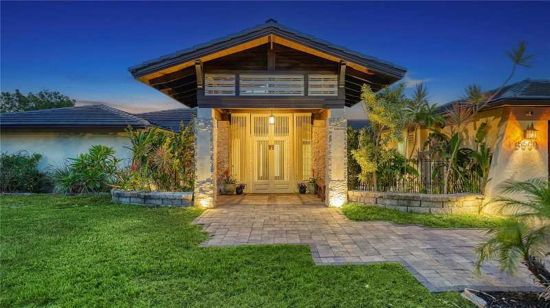 4 bedroom Single Family Residence at 5500 Merrimac Drive, Phillippi Gardens 08, Sarasota — photo 1
