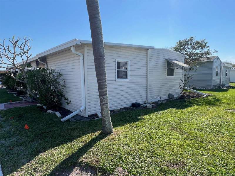 2 bedroom Mobile Home at 11300 124th Avenue #95, Bel-Aire Mobile Village Unrec, Largo — photo 4