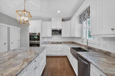 3615 W Renellie Circle, Tampa FL - photo 10 of 53