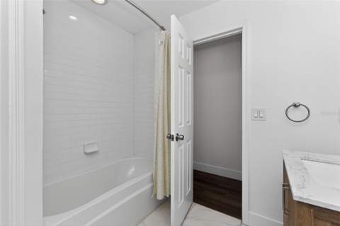 8317 Boxwood Drive, Tampa FL - photo 21 of 37