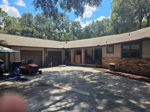 10576 S Us Highway 301, home for sale in Webster 33597