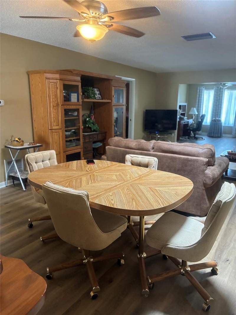 2 bedroom Villa at 1674 S Lake Avenue #6, Normandy Park South, Clearwater — photo 5