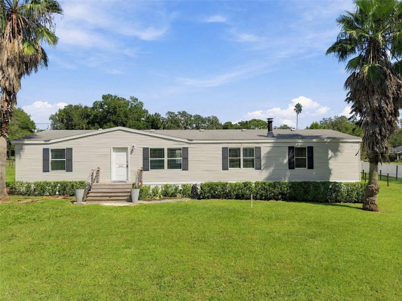 4 bedroom Manufactured Home at 6814 Founders Street, Zephyrhills Colony Co, Zephyrhills — photo 4