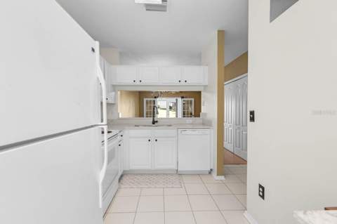 2411 Lake Woodberry Circle, Brandon FL - photo 15 of 57
