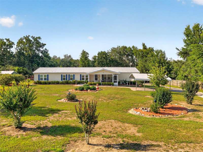 5 bedroom Manufactured Home at 9706 US Highway 301, Dade City, Dade City — photo 1