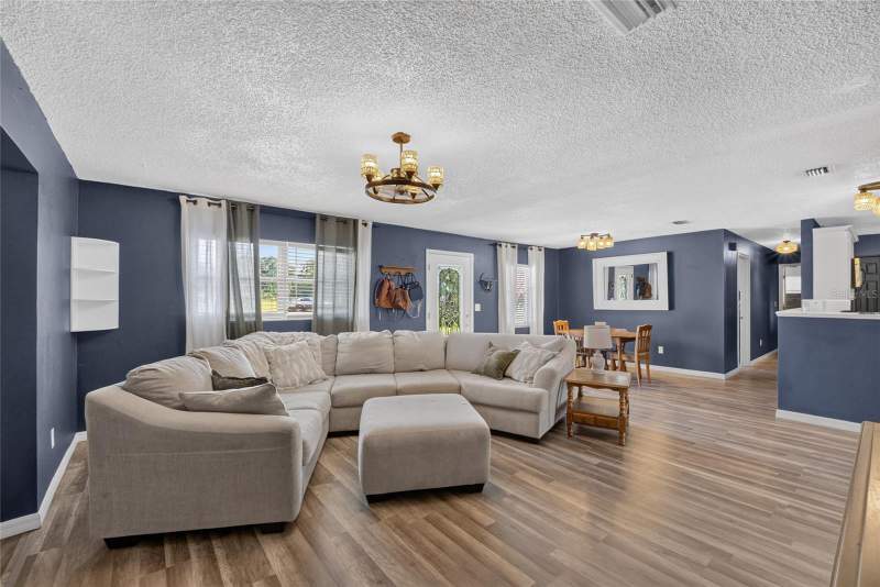 4 bedroom Single Family Residence at 16460 NE 25th Lane, Quail Run, Williston — photo 5