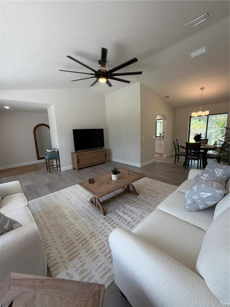 3 bedroom Single Family Residence at 373 Dorchester Street, Port Charlotte Sec 033, Port Charlotte — photo 5
