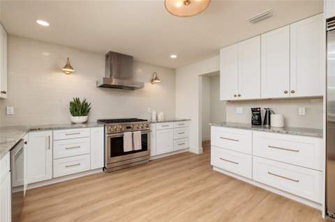 2063 Illinois Avenue, St Petersburg FL - photo 12 of 42