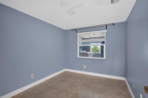 6711 Glen Forest Court, Tampa FL - photo 18 of 45