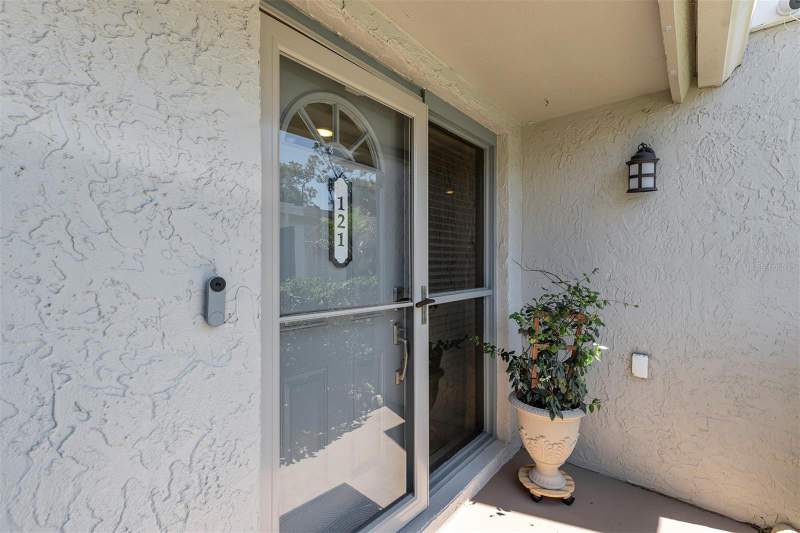 3 bedroom Condominium at 121 CROWN POINT CIRCLE #121, CROWN POINT BY THE SPGS, LONGWOOD — photo 2