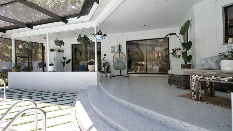 3 bedroom Single Family Residence at 1307 Normandy Circle, Honeymoon Ridge 2nd Add, Palm Harbor — photo 2
